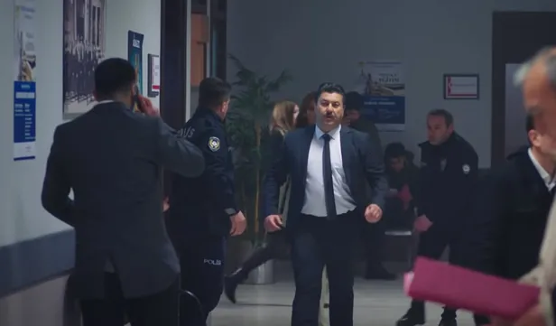 dizi-tarihinde-boylesi-yasanmadi-aniden-yayin-akisindan-alindi-ikinci-bolumu-2-ay-sonrasi-1617956005981.jpg