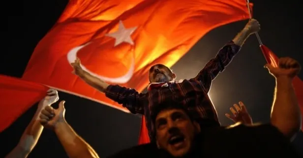 15 Temmuz Whatsapp SMS cep telefonu en güzel mesajları ve sözleri!