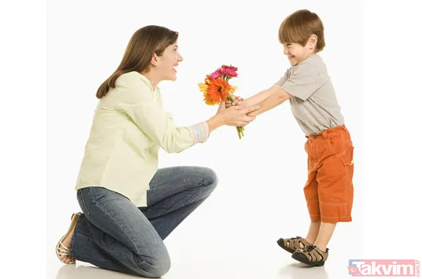 Anneler Günü Mesajları Benim İçin Herşeye Katlanan, Her Zaman Yanımda Olan, Değeri Biçilemeyen Dünyanın En Güzel Annesine… Anneler Günün Kutlu Olsun Anneciğim...