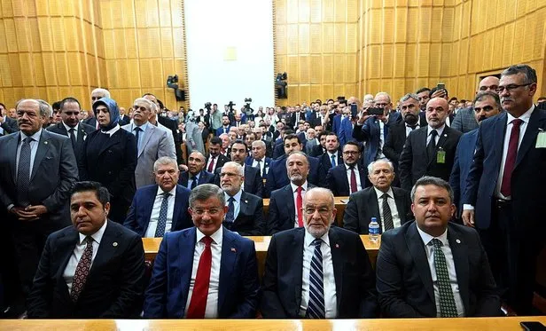 Sıfır oyla TBMM’ye giren Saadet ve Gelecek ilk grup toplantısını yaptı!