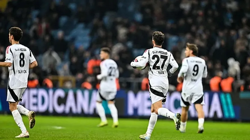 besiktas-alanyaspor-maci-kac-kac-bitti-bjk-alanyaspor-maci-golleri-kim-atti-1734807929637.jpeg