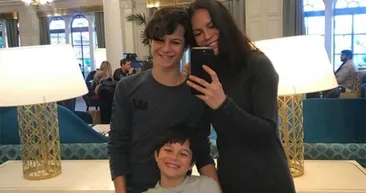 Ebru Şallı ve Harun Tan’ın evlat acısı... Parsın mezar taşı kahretti