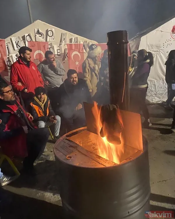 2 çocuk babası Eser Yenenler eşi Berfu Yenenler'le Malatya'ya gitti! Depremzede Remziye Teyze ile o karesini paylaştı: Oğlu gibi bilirmiş beni... - 4