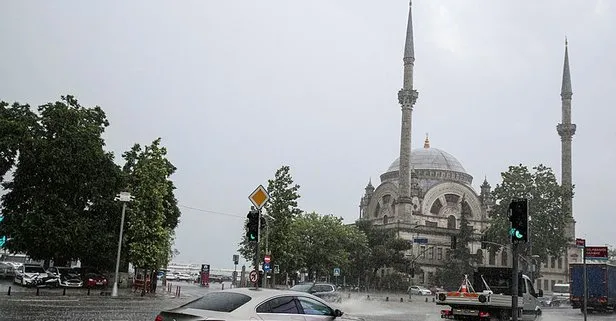 Meteoroloji uyarmıştı! İstanbul’u kuvvetli yağış vurdu!