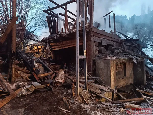 Kastamonu'da ev yangını! Bir kişi yaralandı: Kayıp baba ve engelli oğlunun cansız bedenine ulaşıldı - 7