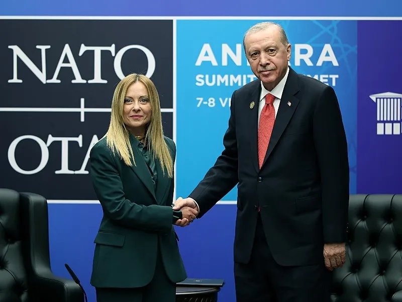 nato-zirvesinde-ikili-temaslar-baskan-erdogan-macron-ve-meloni-ile-gorustu-1783516104331.jpeg NATO Zirvesi'nde ikili temaslar: Başkan Erdoğan Macron, Meloni ve Merz ile görüştü-2