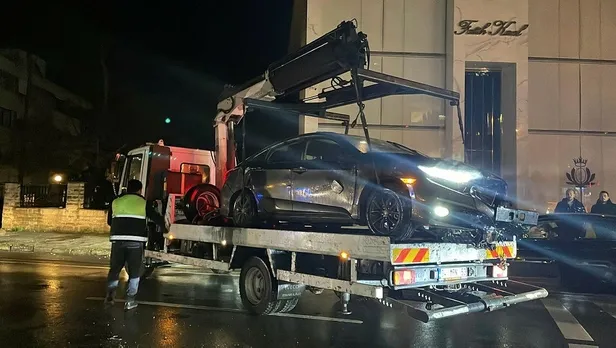 Kadıköy'de makas atan otomobil sürücüsü ölümden döndü!-5