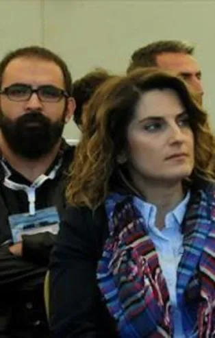 CHP'liler küfürbaz partililerine sahip çıkıyor, AK Partililer başkasının ettiği küfrün suçluluğunu hissediyor! Bu işte bir yanlışlık yok mu?