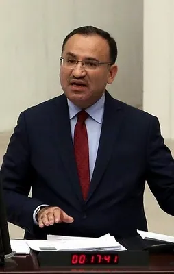 Bozdağ: Parlamento kaldırılmıyor, güçleniyor