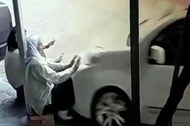 Adana'da acemi sürücü kaldırımda oturan iki kadını böyle öldürdü