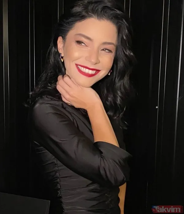 Merve Boluğur önce derin dekoltesiyle poz verdi sonra bikinili paylaşım yaptı! Göğüs ucuna uyguladığı sansür çok konuşuldu - 4