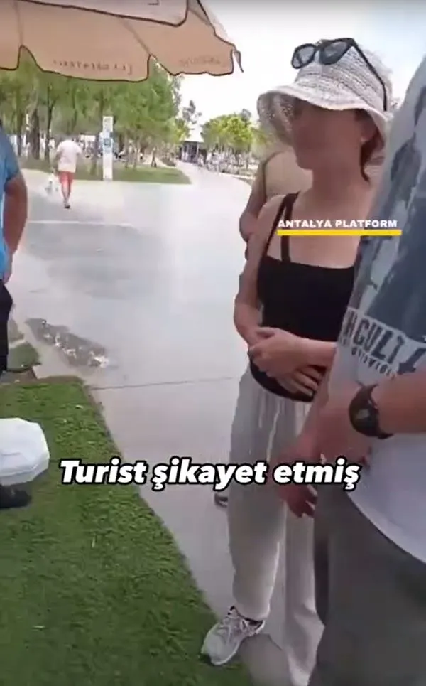 antalyada-turizme-balta-2-nar-suyu-icin-turistlerden-aldigi-paraya-bakin-1721211552413.jpg