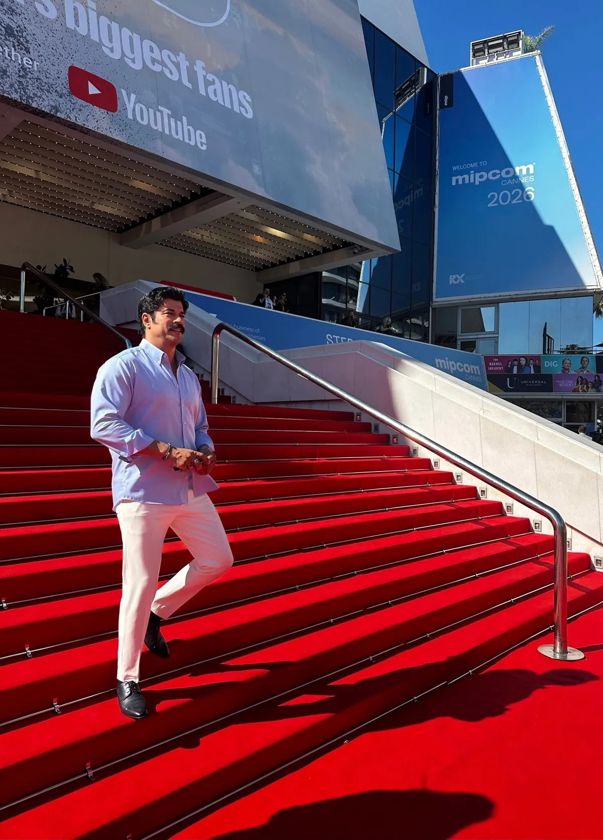 1791818384239.jpeg "Güneşin Doğduğu Yer" Cannes MIPCOM'da vitrine çıktı! atv'nin yıldızı Burak Özçivit ilgi odağı oldu-4