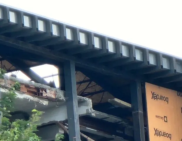 CHP'li İBB Başkanı Ekrem İmamoğlu Halk Tv'nin patronuna göz yumdu mahalleli isyan etti: "Biz çivi çakamıyoruz villa iki katına çıktı"-12