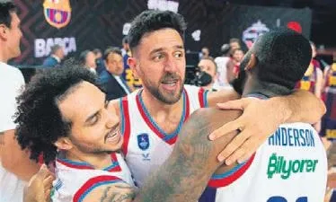 erick-pulgardan-carpici-aciklamalar-sezon-sonunda-italyaya-donecegim-1644964901199.jpeg Erick Pulgar'dan çarpıcı açıklamalar "Sezon sonunda İtalya'ya döneceğim"-14