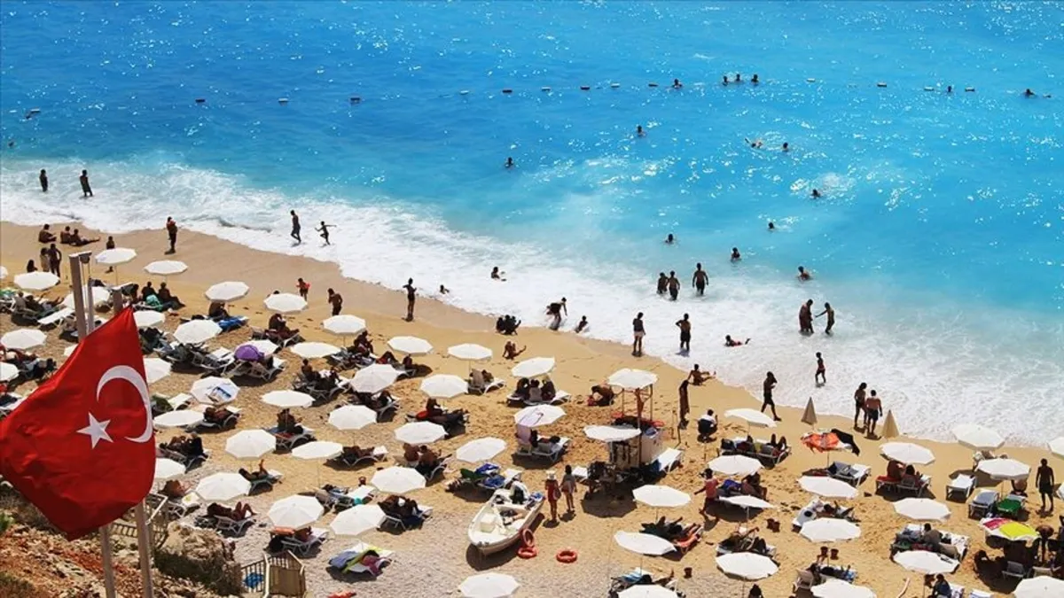 Türkiye'nin 2025'teki turizm geliri 65,2 milyar dolar olarak kayıtlara geçti: OVP hedefini aştı