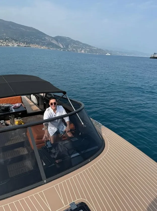 firari-oncu-sonmezin-evinde-sise-cevirmece-ve-fuhus-iddiasi-tanik-ifadesi-ortaya-cikti-1774473869991.jpeg Firari Öncü Sönmez'in evinde şişe çevirmece ve fuhuş iddiası: Tanık ifadesi ortaya çıktı-3