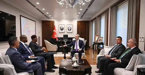 Dışişleri Bakanı Hakan Fidan BM Genel Sekreteri’nin Libya Özel Temsilcisi Abdoulaye Bathily’i Ankara’da kabul etti