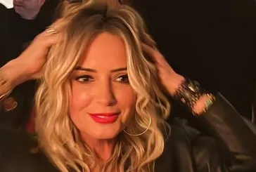 Saba Tümer gençlik fotoğrafını paylaştı