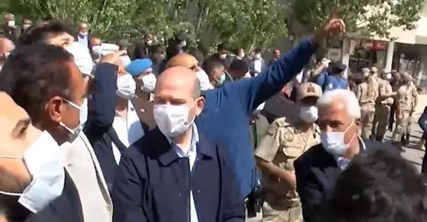 Son dakika: Bingöl’de incelemelerde bulunan İçişleri Bakanı Süleyman Soylu ve beraberindeki kalabalık depreme yakalandı