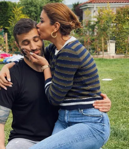 Galatasaraylı Alpaslan Öztürk deparı attı eşi Ebru Şancı'yı kıskandırdı 'benim peşimden böyle koşmadın'-3