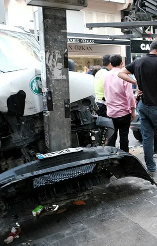 Şişli'de kırmızı ışık ihlali pahalıya patladı