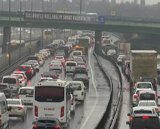 İstanbul’da kısıtlama trafiği erken başladı