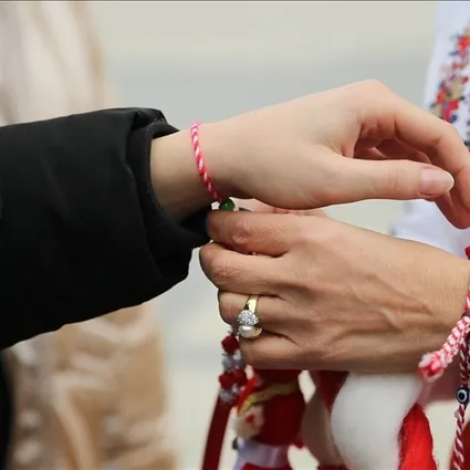 Baharın kırmızı beyaz simgesi: Marteniçka ne zaman takılır, anlamı nedir? Balkan geleneğinin kökeni