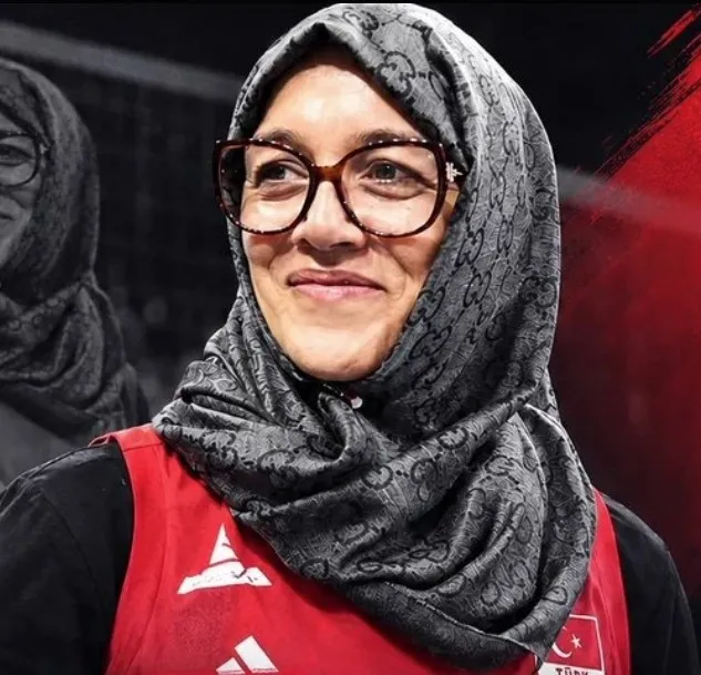 1788355867235.jpeg Aysun Özbek'ten yıllar sonra VakıfBank iddiası: “Başörtüm nedeniyle kızımı altyapıya almadılar”-6