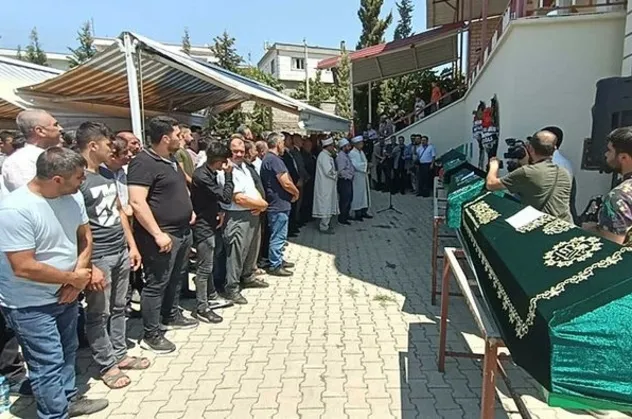 Tatil dönüşü aile faciası! Cinnet geçiren genç önce ailesini sonra kendisini öldürdü
