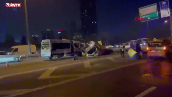 Bağcılar TEM Otoyolu'nda zincirleme kaza: Trafik yoğunluğu oluştu