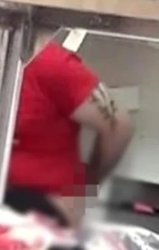 Ünlü fast food zincirinde mide bulandıran olay! "Bu restoranda yemek yerken bir daha düşünün"