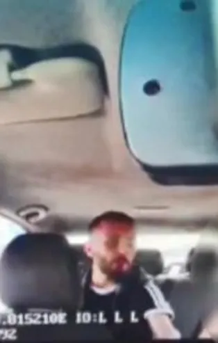 Bağcılar'da taksiciye ateş açan şüphelilerden biri yakalandı! Araç içi görüntüleri ortaya çıktı