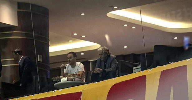 Jorge Jesus, Galatasaray - Beşiktaş maçını locadan takip etti! Portekizli teknik adamın notlar alması dikkat çekti