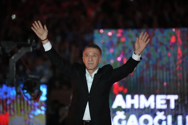 trabzonspor-baskani-ahmet-agaoglu-fenerbahce-ile-olan-gerginlik-ve-transfer-hakkinda-konustu-1654504652393.jpg Trabzonspor başkanı Ahmet Ağaoğlu, Fenerbahçe ile olan gerginlik ve transfer hakkında konuştu-3