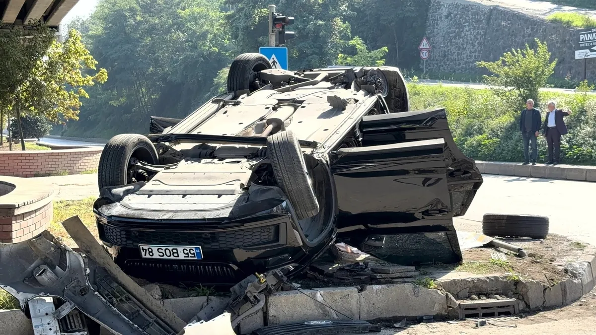 1791456002815.jpeg 2 milyon 600 bin liraya alınan araç 1 saat sonra kazaya karıştı (Foto: DHA)