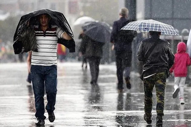 HAVA DURUMU | Meteoroloji'den İstanbul için yağış uyarısı! Pazartesi günü hava nasıl olacak? Yarın hava nasıl olacak?
