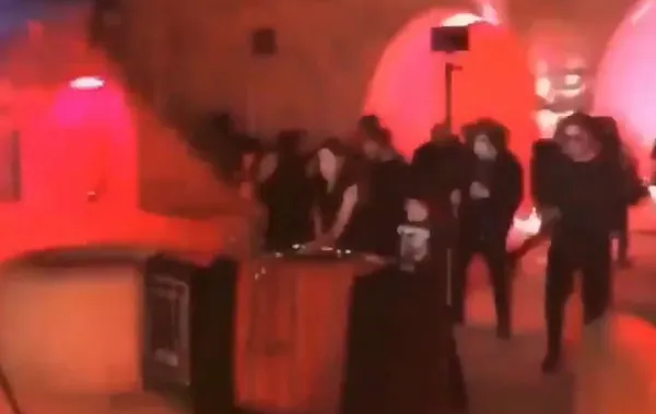 koronavirus-salgini-doneminde-israilli-bir-grup-filistin-bati-seriadaki-hz-musanin-kabrinde-alkollu-uyusturuculu-parti-duzenledi-1609150173248.jpg Koronavirüs salgını döneminde İsrailli bir grup Filistin Batı Şeria'daki Hz. Musa'nın kabrinde alkollü uyuşturuculu parti düzenledi-2