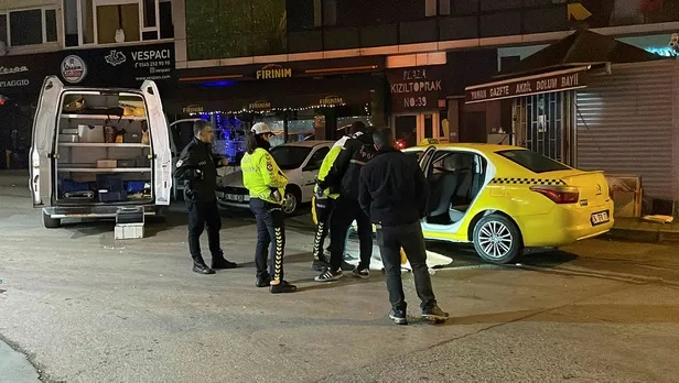 kadikoyde-kanli-tartisma-taksi-soforu-vuruldu-1672456380659.jpeg