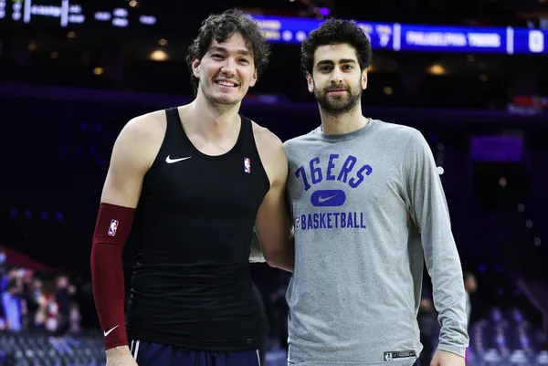 nbade-furkan-korkmazin-takimi-philadelphia-76ers-cedi-osmanin-takimi-cleveland-cavaliersi-103-93-yendi-1644733025331.jpg