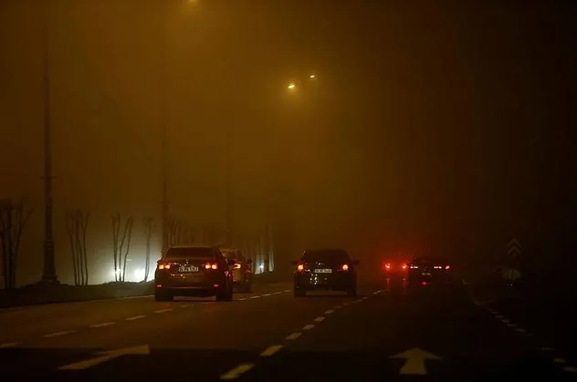 İstanbul'da yoğun sis etkili oldu! Boğaz, transit gemi geçişine kapatıldı