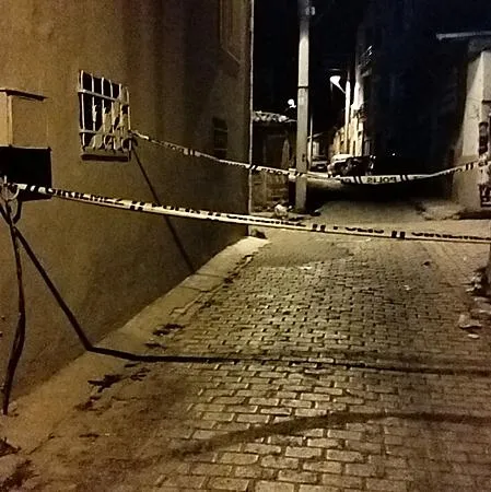 Amcasını sokakta 3 yerinden bıçakladı