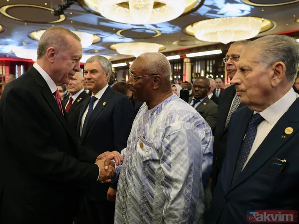 Külliye'de tarihi anlar! Başkan Erdoğan liderlerle tek tek tokalaştı: Paşinyan, Aliyev'in arkasına oturtuldu - 32