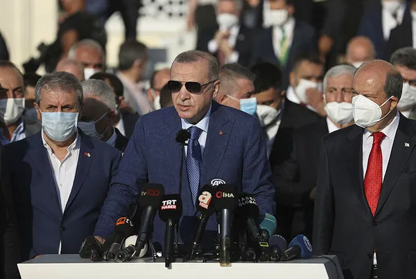 baskan-erdogandan-kurban-bayrami-namazi-sonrasi-kibrista-onemli-aciklamalar-1626761650900.jpg