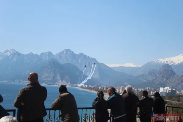 Antalya'nın fethi törenlerinde SOLOTÜRK'ten nefes kesen gösteri - 10