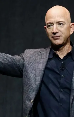 Amazon'un CEO'su Jeff Bezos şişti