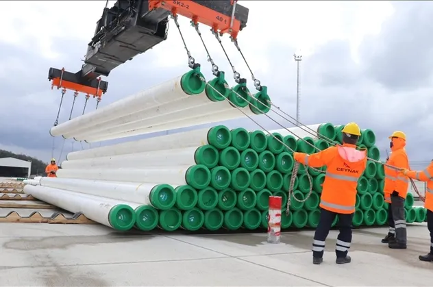 Çanakkale'de Karadeniz gazı hareketliliği! Castorone Boğaz'dan geçti
