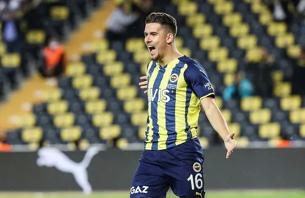 trabzonspor-pusuda-bekliyor-ferdi-kadioglu-icin-hamle-gelecek-1641051969007.jpeg Trabzonspor pusuda bekliyor! Ferdi Kadıoğlu için hamle gelecek...-4