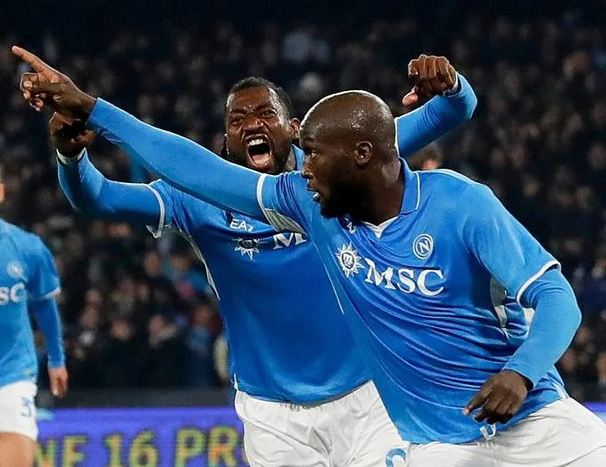 Napoli, Juve’yi 2 golle geçti