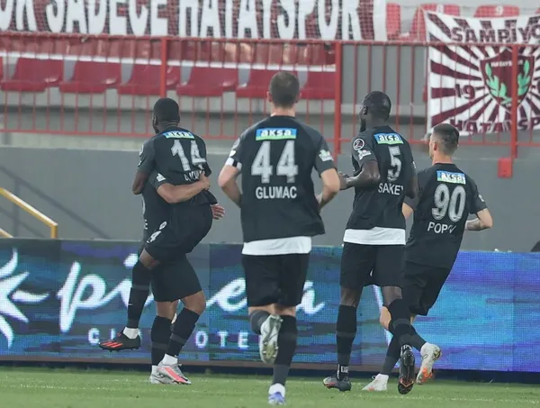 istanbulda-puanlar-paylasildi-umraniyespor-hatayspor-2-2-1672763370996.jpg İstanbul'da puanlar paylaşıldı | Ümraniyespor - Hatayspor: 2-2-9